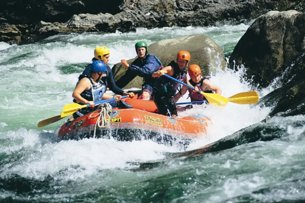 Whitewater rafting (1)
