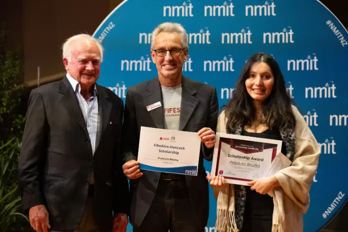 Small 1 Column Prastuta