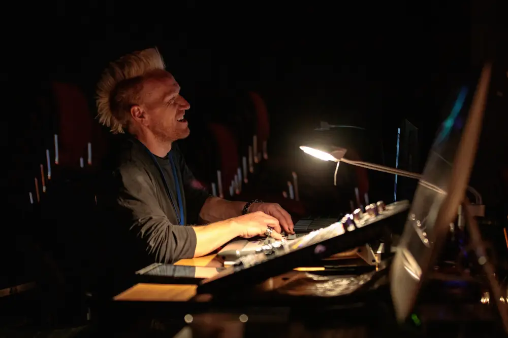 tony leeLarge Full Width 2235x1490 copy